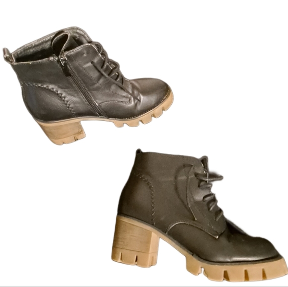 Heeled leather combat boots with tread - Picture 1 of 4